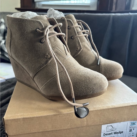 Tom’s desert wedge - Picture 1 of 5